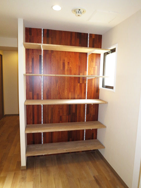 廊下に設けられた収納