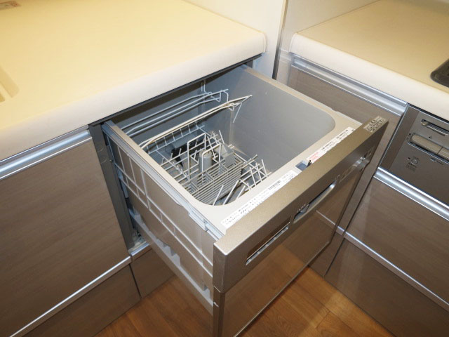 ビルトインタイプの食器洗浄機