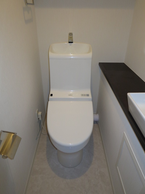 ウォシュレット付のトイレ