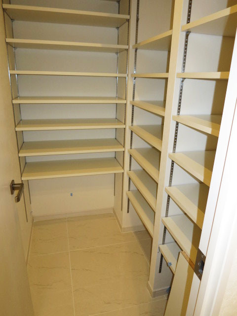 アイタウン・レピア　大容量のシューズインクローゼット