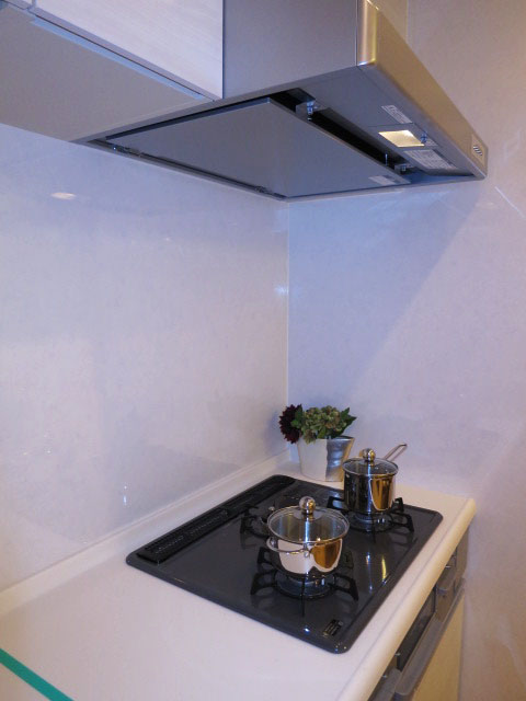 ニックハイム中目黒　機能的なシステムキッチン