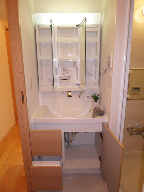 ニックハイム中目黒　使いやすそうな洗面化粧台