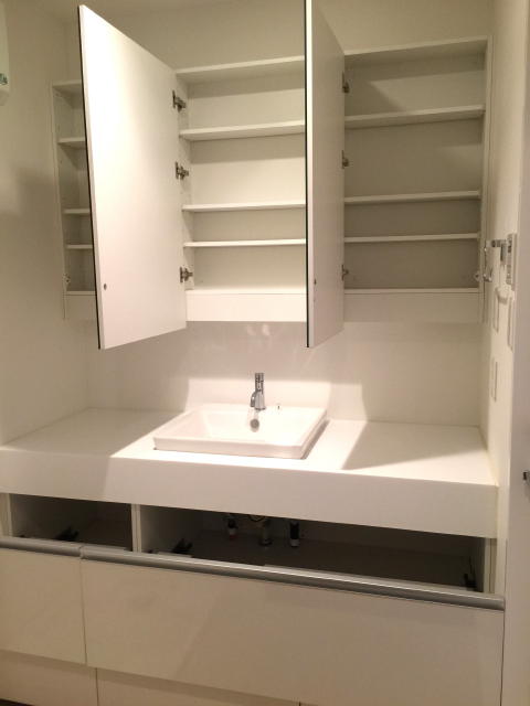 グラントレゾール広尾　洗面台