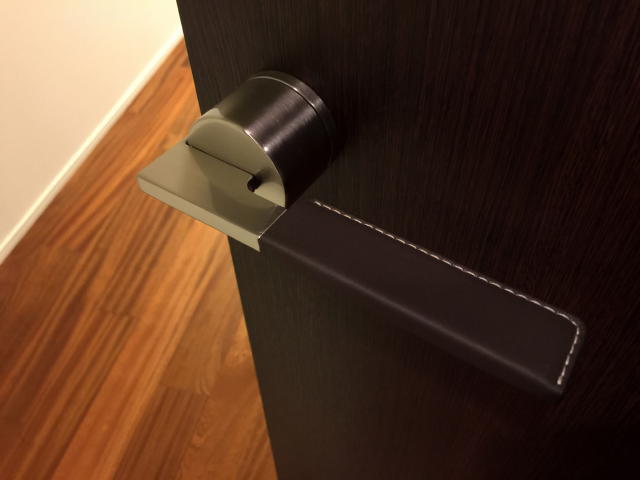 グラントレゾール広尾　ドアノブ