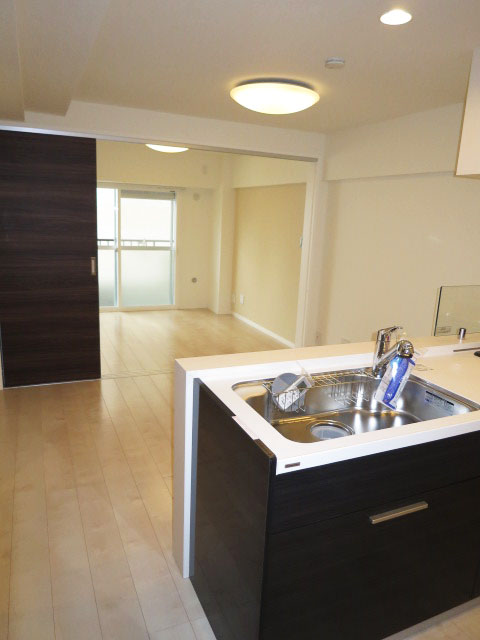 ビッグ武蔵野池袋　約8.6帖のリビングダイニングキッチン602