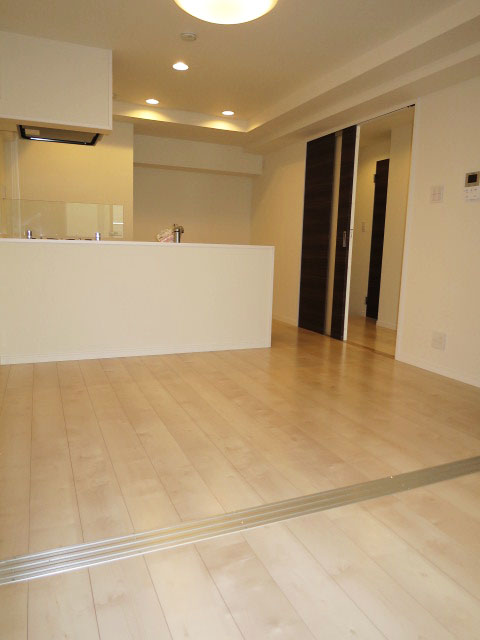 ビッグ武蔵野池袋　約8.6帖のリビングダイニングキッチン602