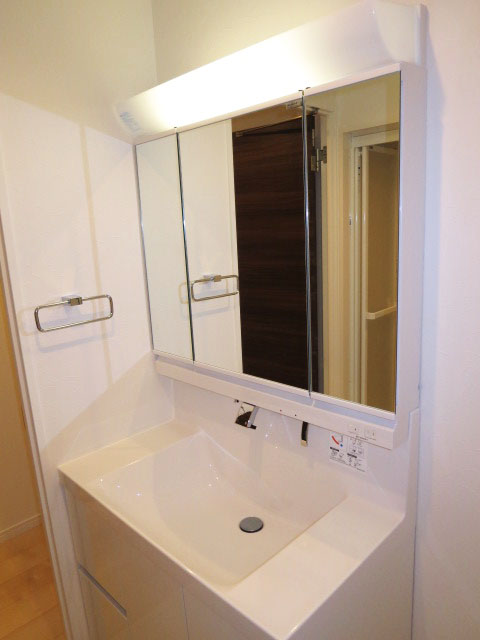 ビッグ武蔵野池袋　使い勝手良さそうな洗面化粧台602