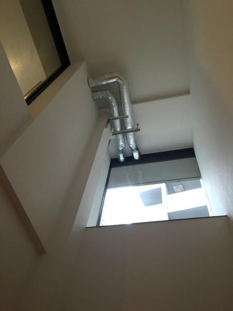 グラントレゾール広尾　洋室約12帖吹き抜け