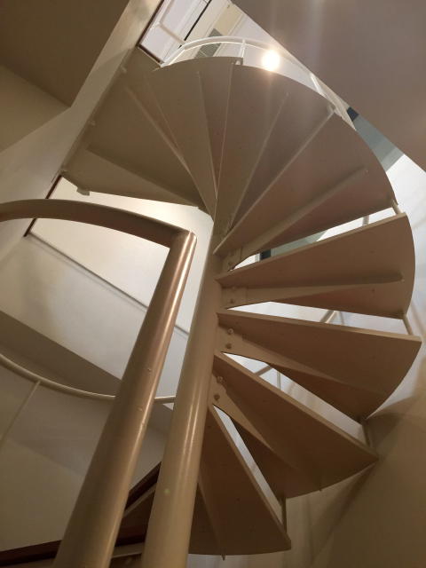 グラントレゾール広尾　階段