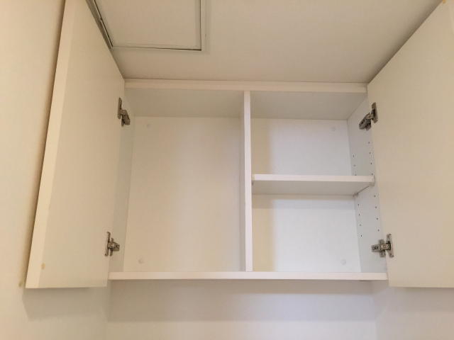 グラントレゾール広尾　トイレ収納