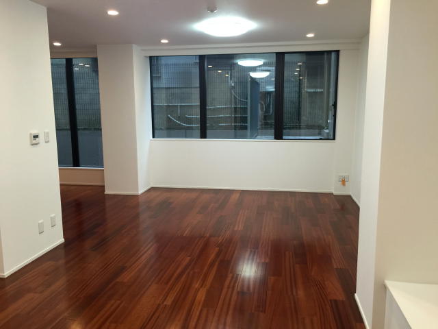 グラントレゾール広尾　リビングダイニングキッチン