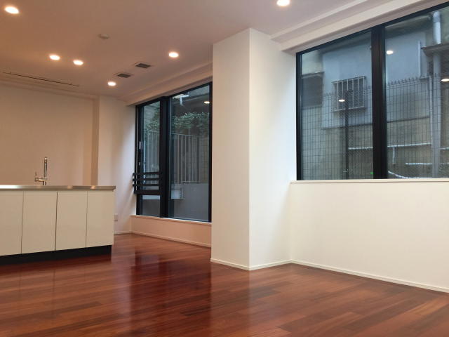 グラントレゾール広尾　リビングダイニングキッチン