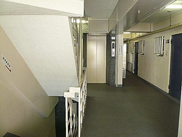 自由が丘第6コーポ　エントランス内