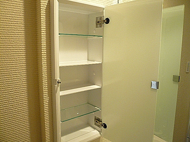 洗面化粧台　収納。