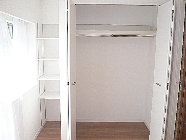 洋室　4.8帖　収納。