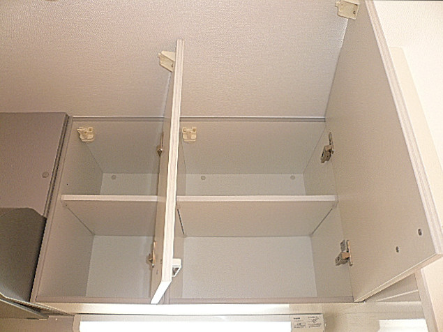 システムキッチン　吊戸棚。