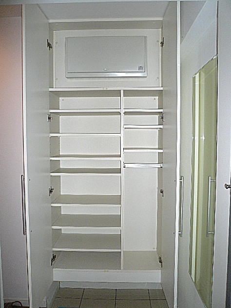 ミオカステーロ目黒都立大Ⅱ　トールサイズ玄関収納。