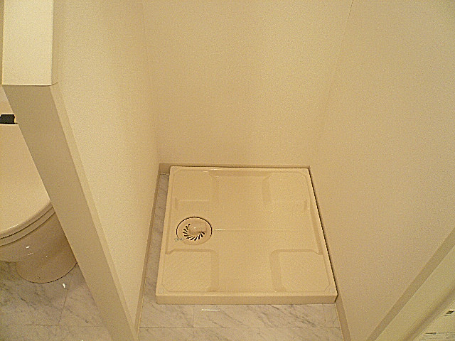 ミオカステーロ目黒都立ミオカステーロ目ミオカステーロ目黒都立大Ⅱ　洗濯機置き場です。