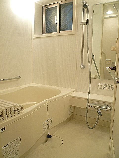 ミオカステーロ目黒都立ミオカステーロ目ミオカステーロ目黒都立大Ⅱ　浴室乾燥付きバスルーム。