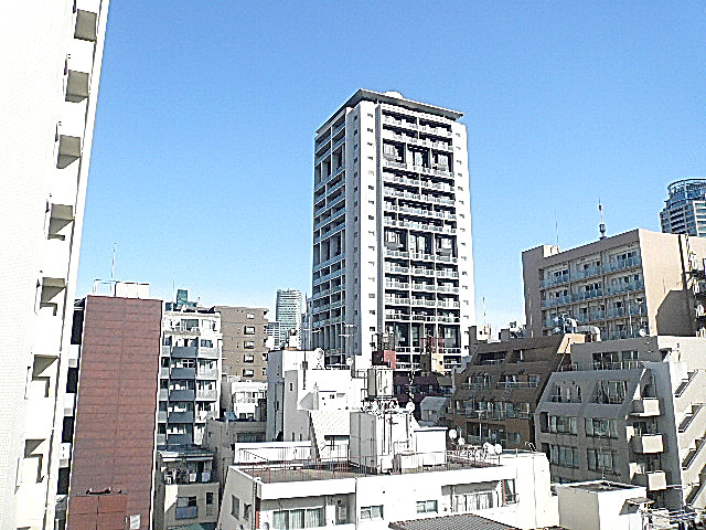 エクセルシオール麻布　廊下からの眺望。