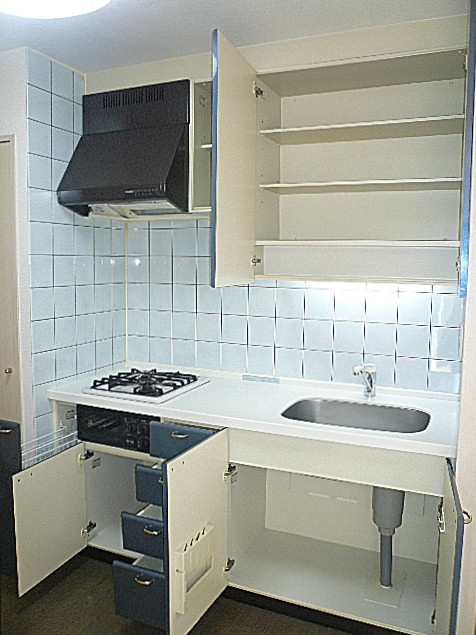 エクセルシオール麻布　上下収納です。