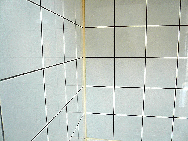 エクセルシオール麻布　キッチンタイル。