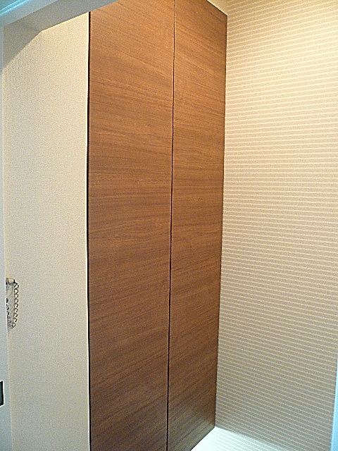 トールサイズ　玄関収納。