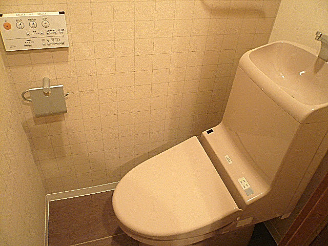 ウォシュレット付トイレです。