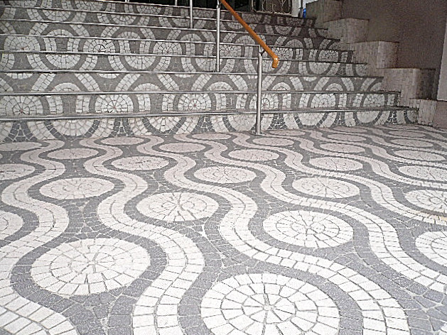 六本木東豊エステート　エントランス階段