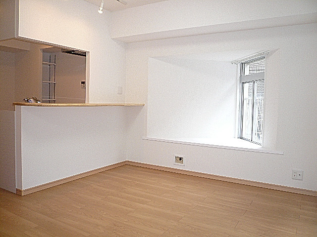 六本木東豊エステート　明るいＬＤＫ8.7帖