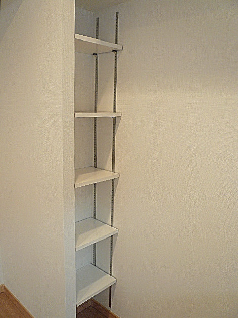 六本木東豊エステート　収納棚。