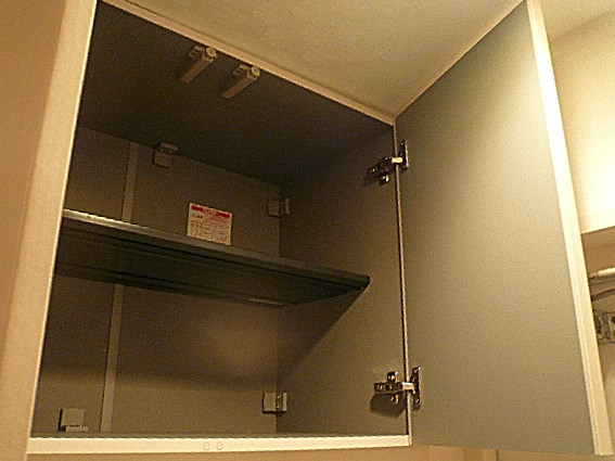 渋谷コーポラス　カウンター付き玄関収納。