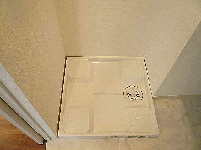 渋谷コーポラス　洗濯機置き場です。