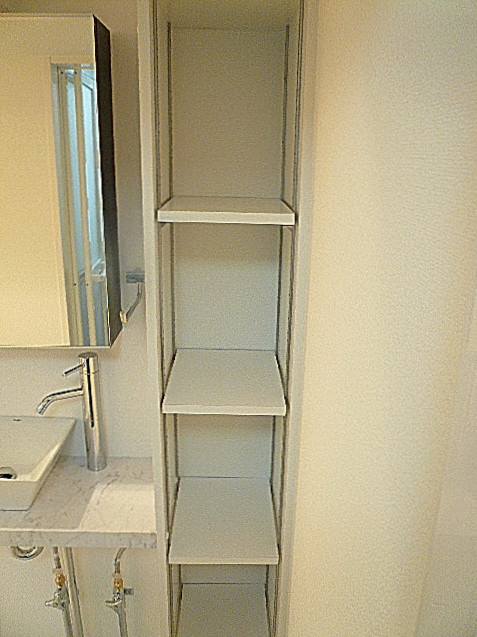 渋谷コーポラス　収納棚です。