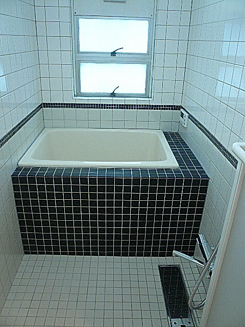 渋谷コーポラス　追炊き機能付き浴室です。
