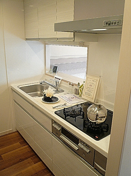 ホワイトなシステムキッチンです。