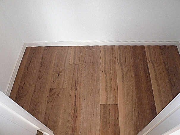 洋室　5.7帖　ウォークインクローゼット