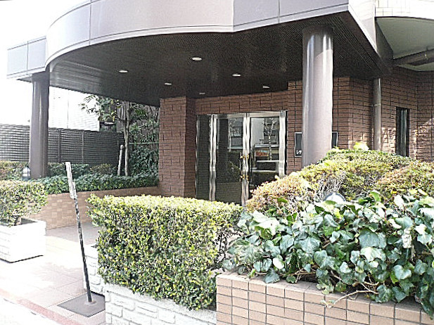 エントランス前
