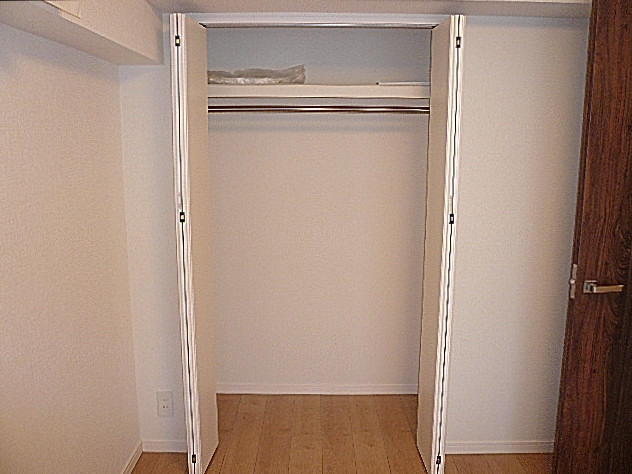 ニックハイム中目黒　洋室5.7帖　クローゼット