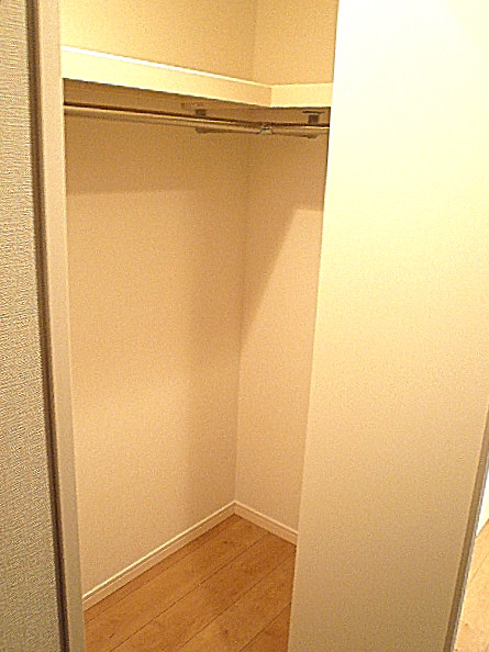 ニックハイム中目黒　廊下にあるウォークインクローゼット
