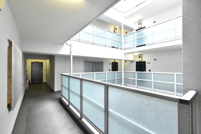 ニューライフ西早稲田 玄関