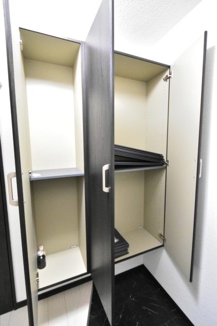 ニューライフ西早稲田 玄関