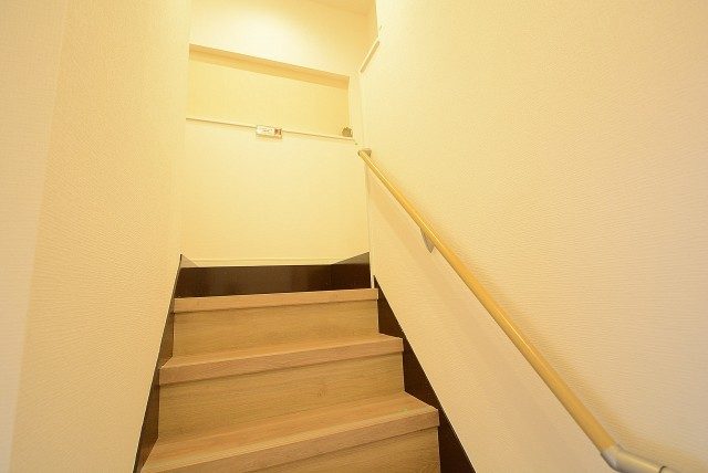 ハヤマビル 階段 ハヤマビル 階段