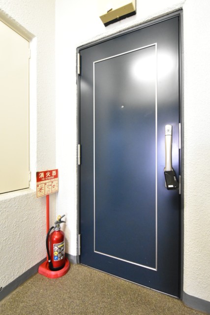 ニューライフ西早稲田 玄関