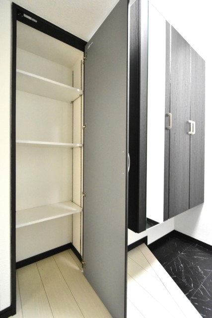 ニューライフ西早稲田 玄関