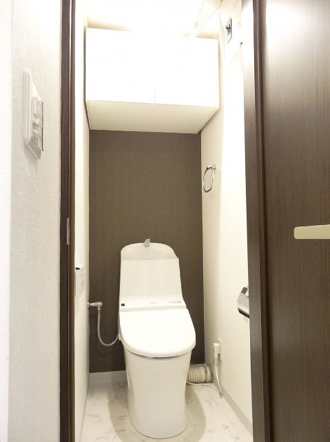 ライオンズマンション原宿　ウォシュレット付きトイレ