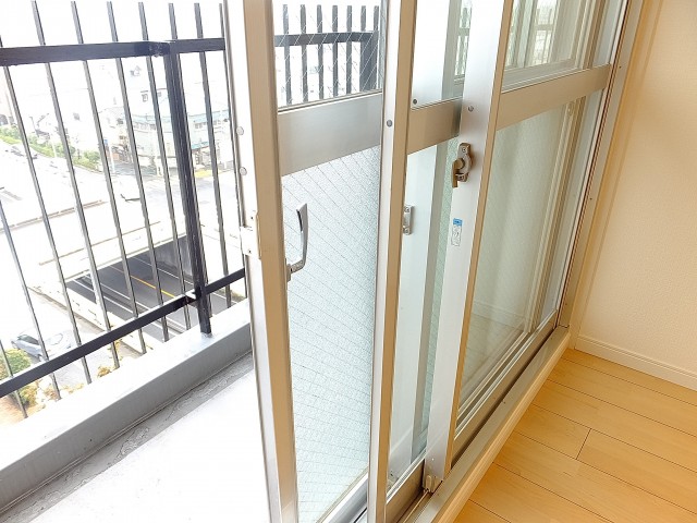 秀和若林レジデンス　洋室1