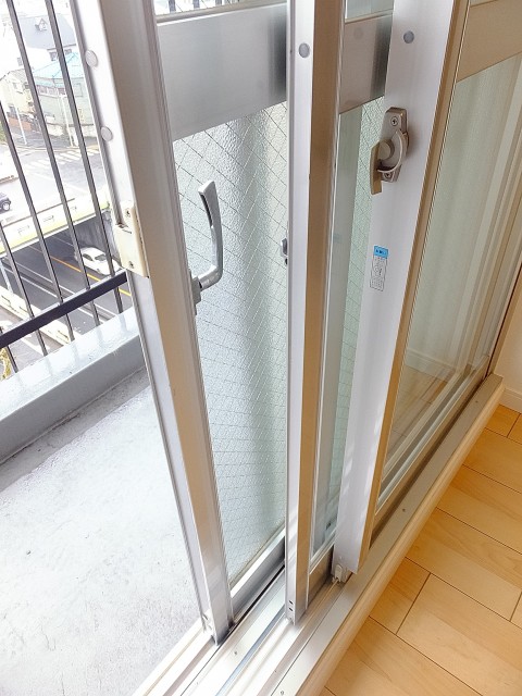 秀和若林レジデンス　洋室2