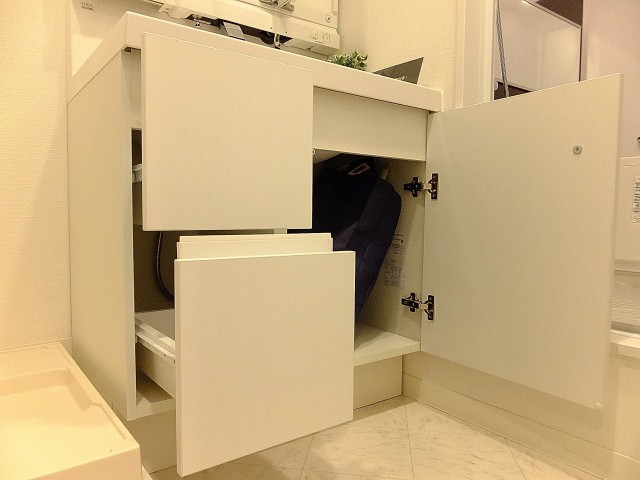 秀和若林レジデンス　洗面台