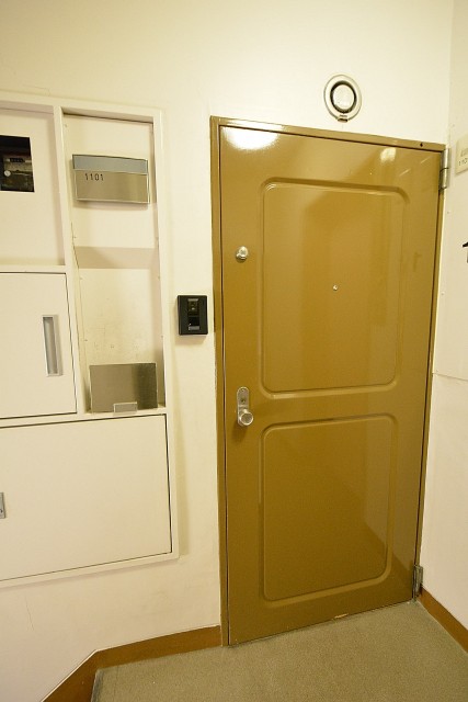 目黒グレースマンション　玄関扉